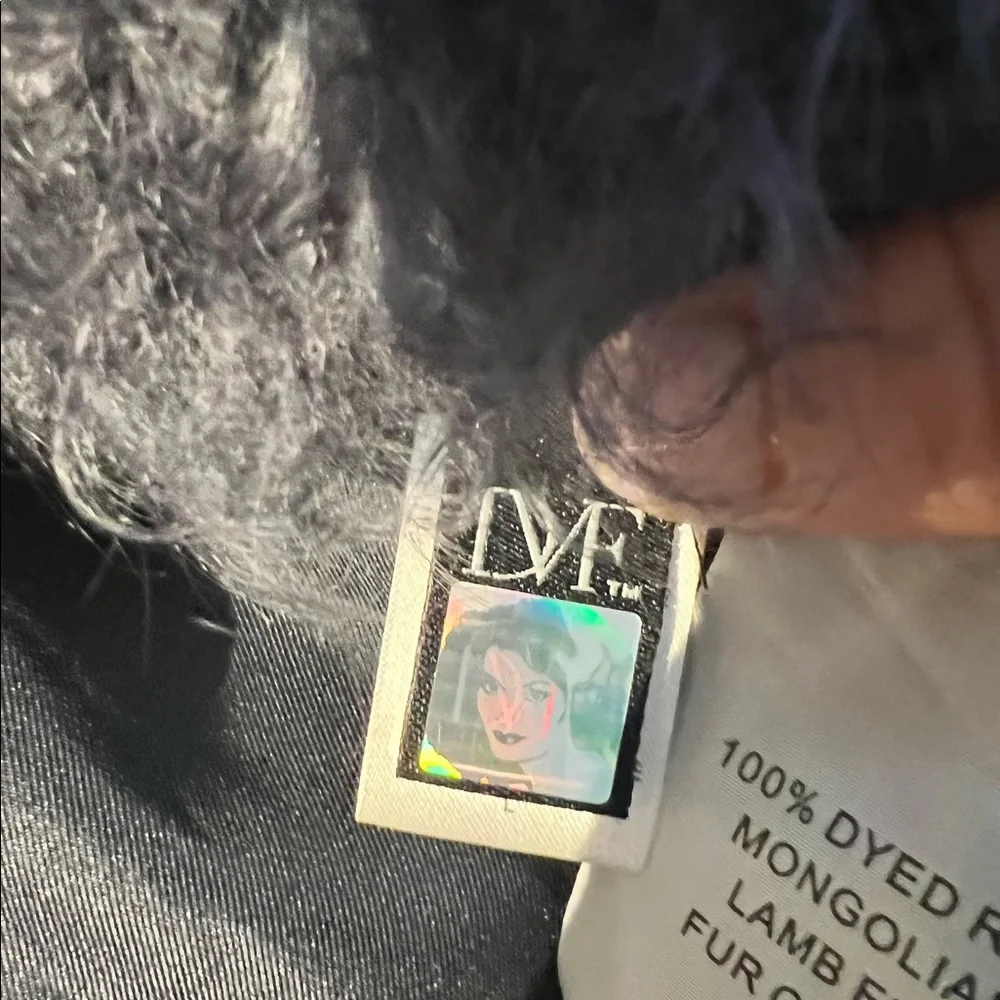 Diane Von Furstenberg DVF authentic Mongolian lamb fur vest sz L - Picture 6 of 6